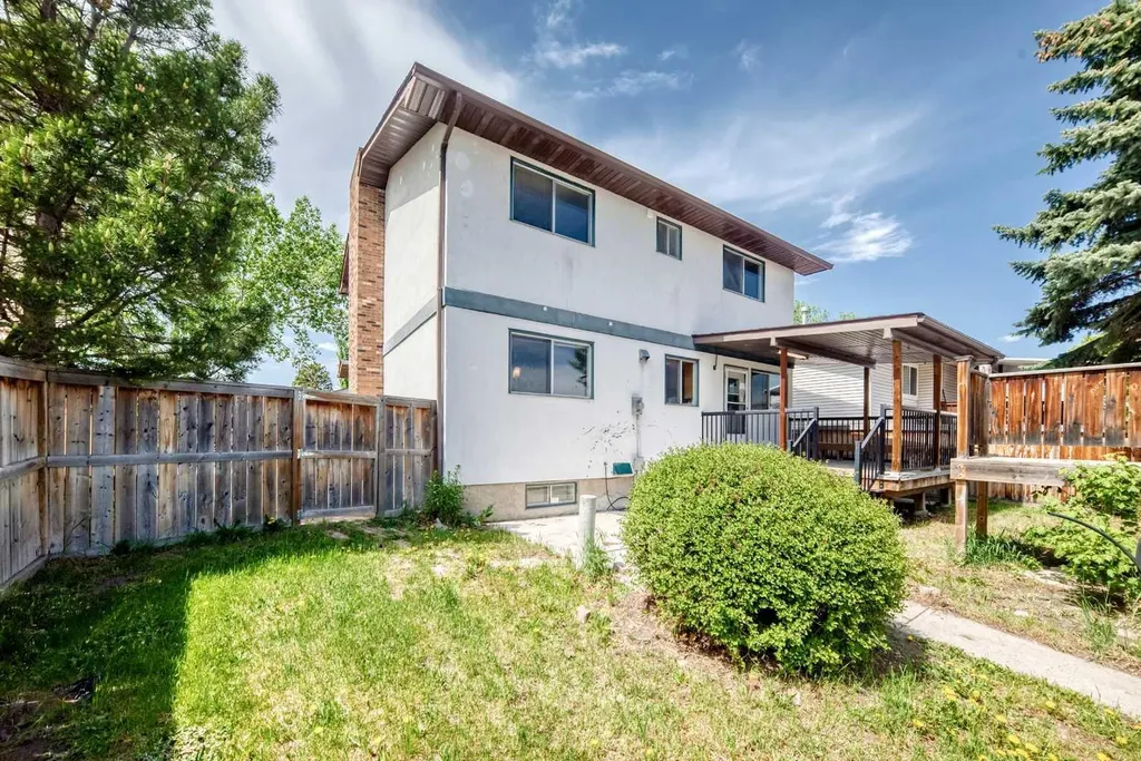4308 55 Street NE Calgary AB T1Y 4B7