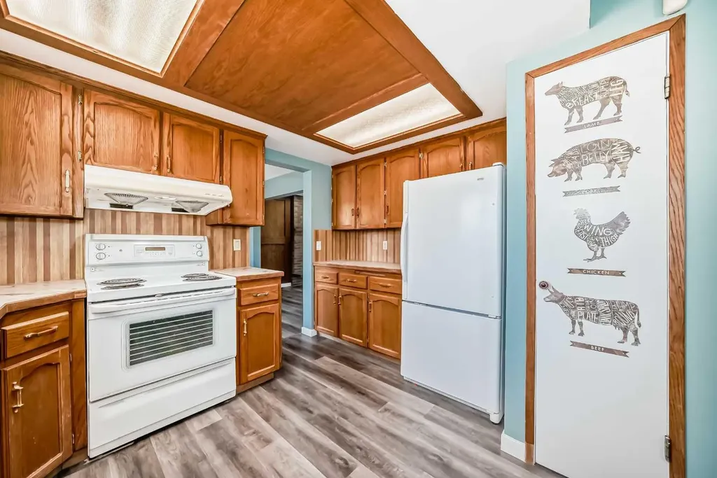 4308 55 Street NE Calgary AB T1Y 4B7
