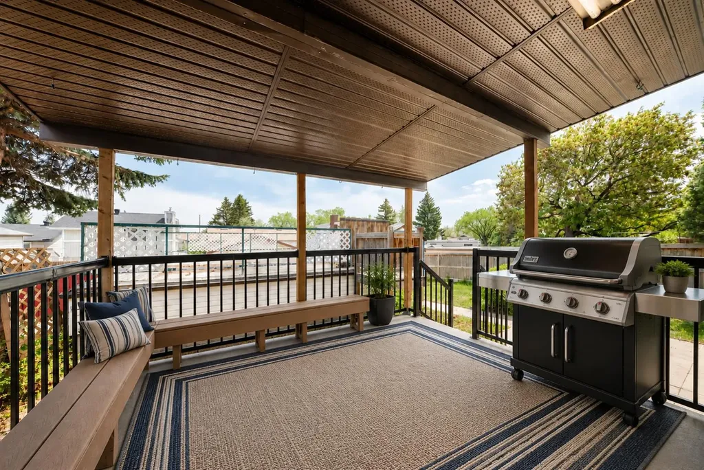 4308 55 Street NE Calgary AB T1Y 4B7