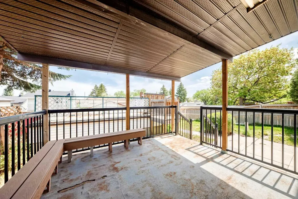 4308 55 Street NE Calgary AB T1Y 4B7
