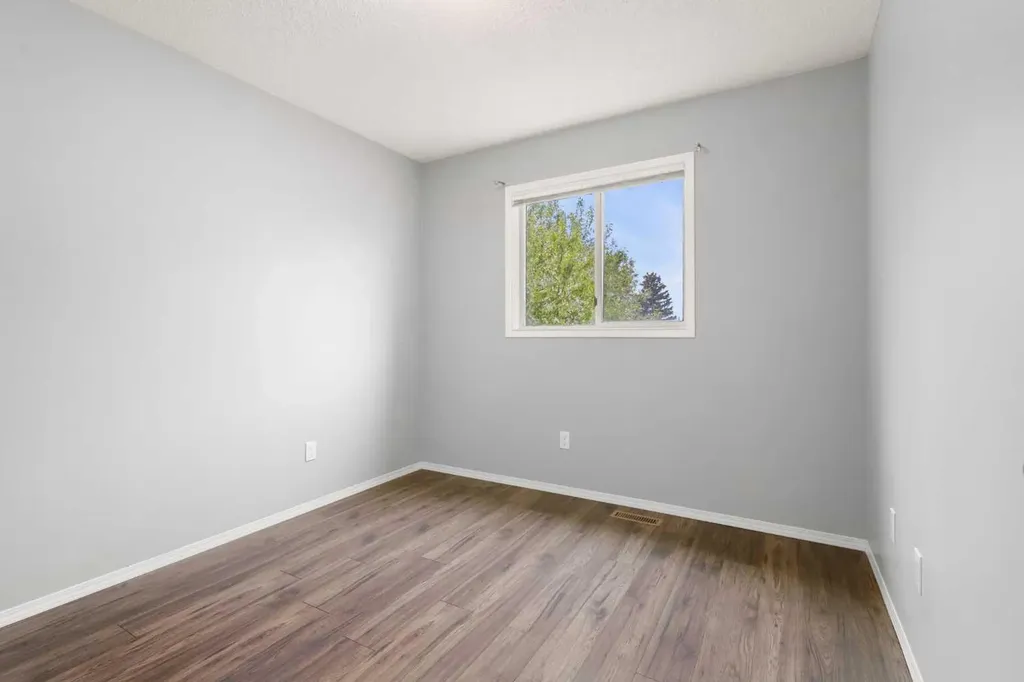 256 Covington Place NE Calgary AB T3K 4A7