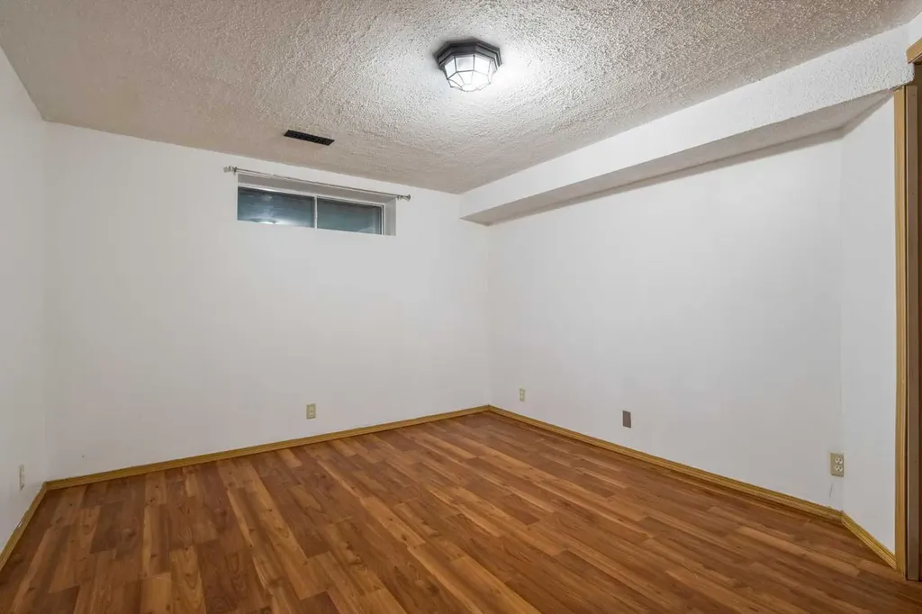 256 Covington Place NE Calgary AB T3K 4A7