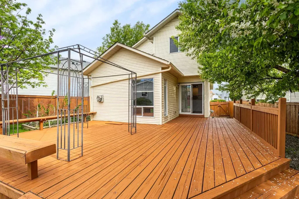 256 Covington Place NE Calgary AB T3K 4A7