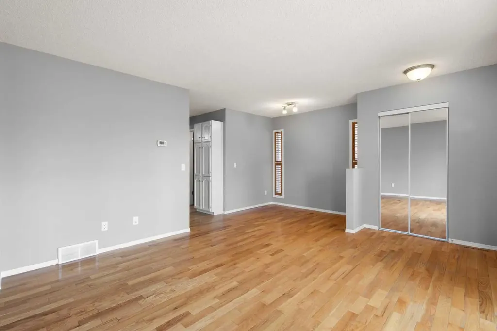 256 Covington Place NE Calgary AB T3K 4A7
