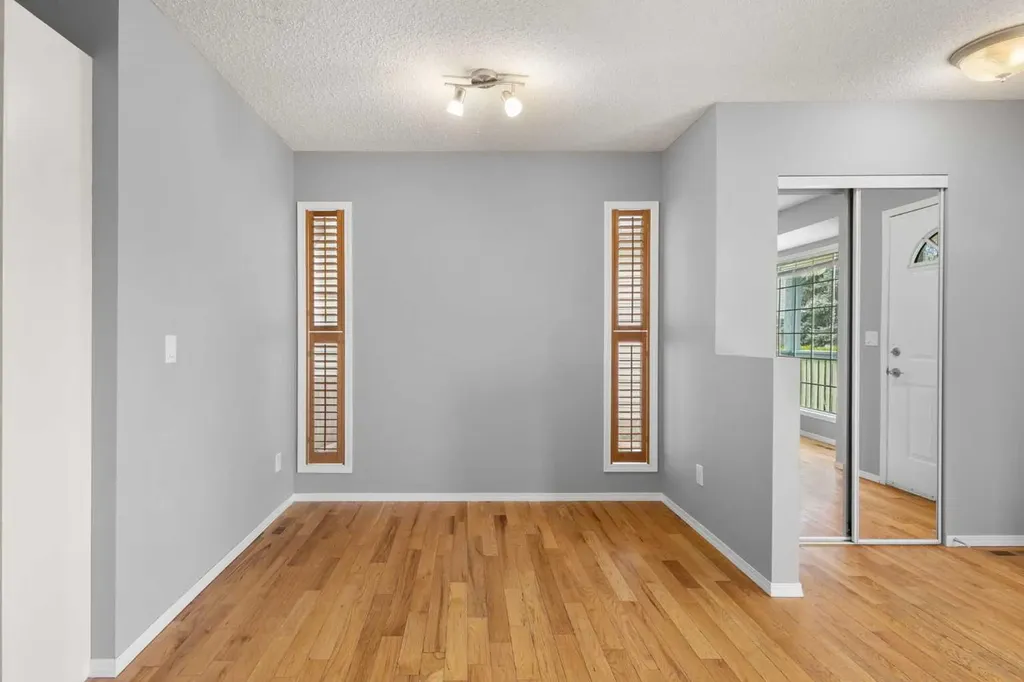 256 Covington Place NE Calgary AB T3K 4A7