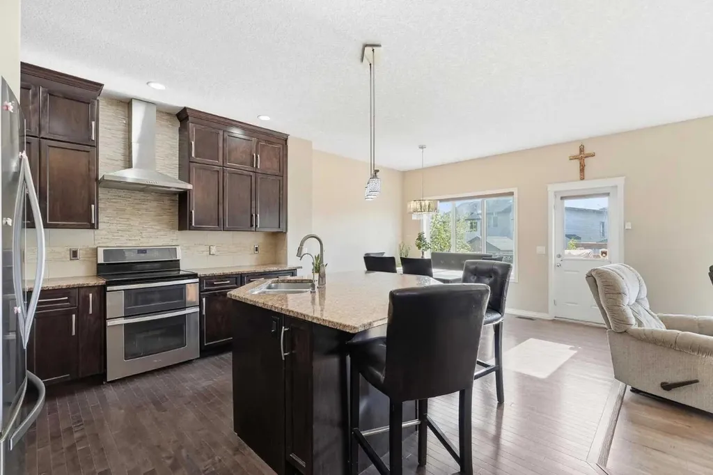 19 Hillcrest Link SW Airdrie AB T4B4B1