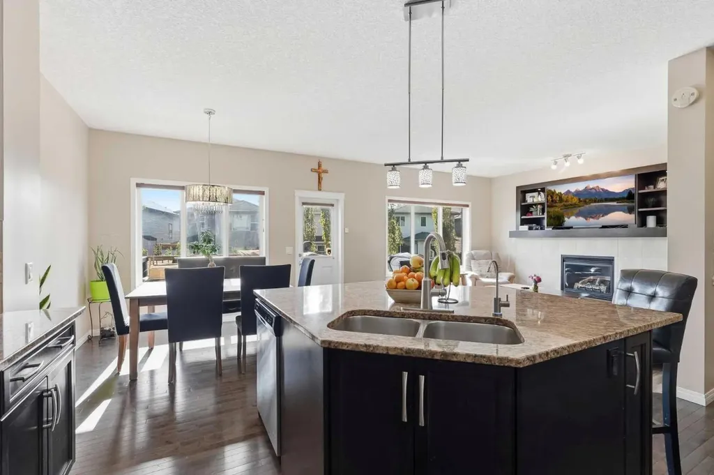19 Hillcrest Link SW Airdrie AB T4B4B1