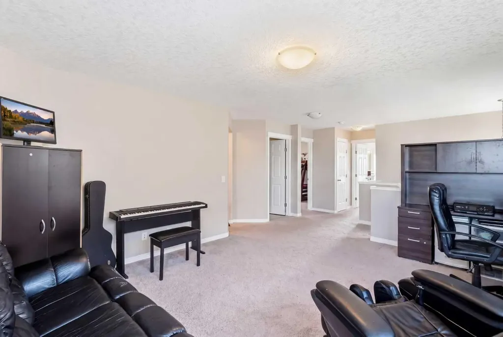 19 Hillcrest Link SW Airdrie AB T4B4B1