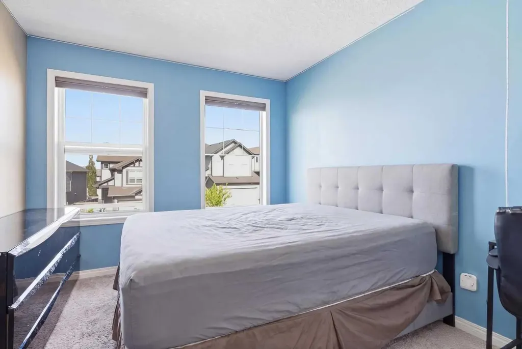 19 Hillcrest Link SW Airdrie AB T4B4B1