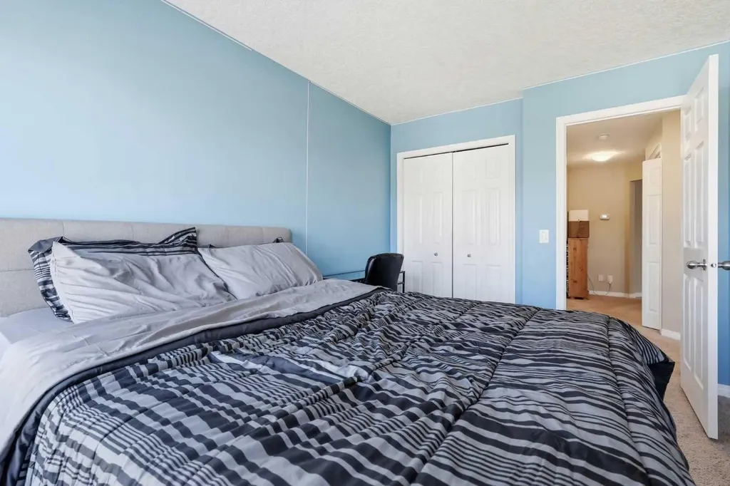 19 Hillcrest Link SW Airdrie AB T4B4B1