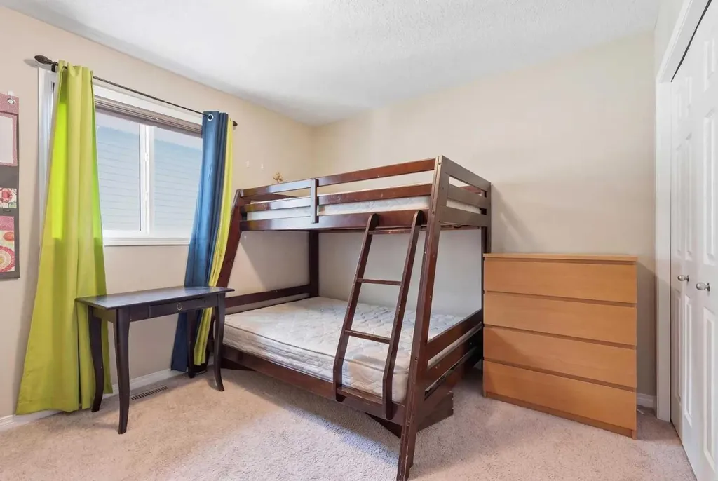 19 Hillcrest Link SW Airdrie AB T4B4B1