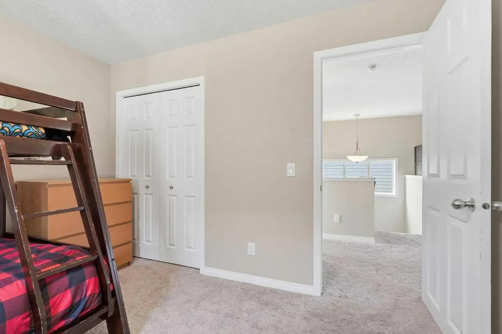 19 Hillcrest Link SW Airdrie AB T4B4B1