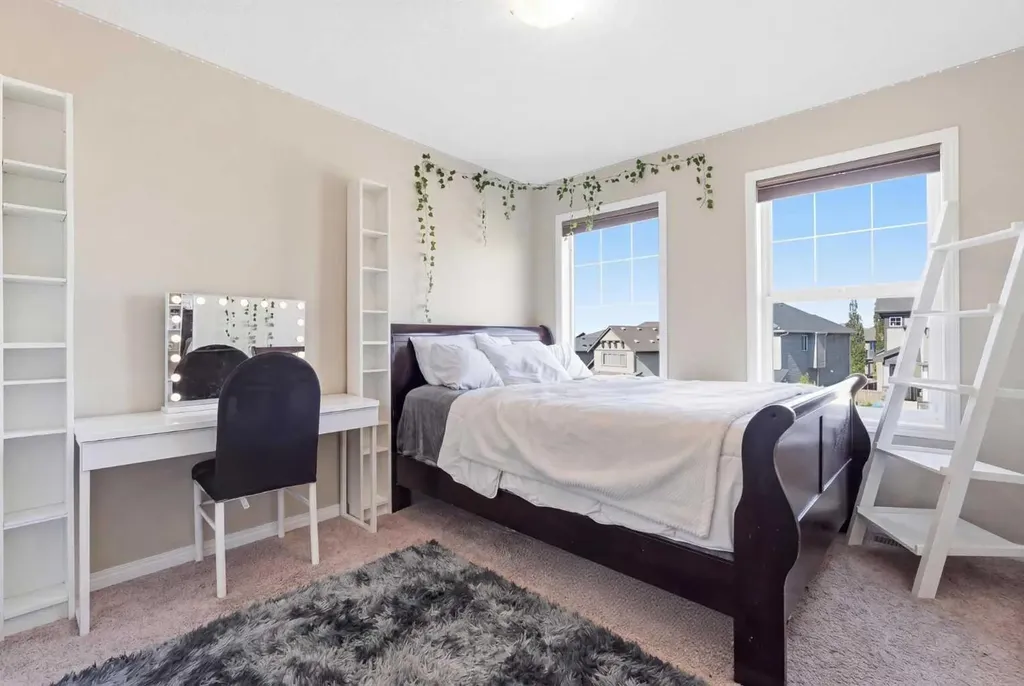 19 Hillcrest Link SW Airdrie AB T4B4B1