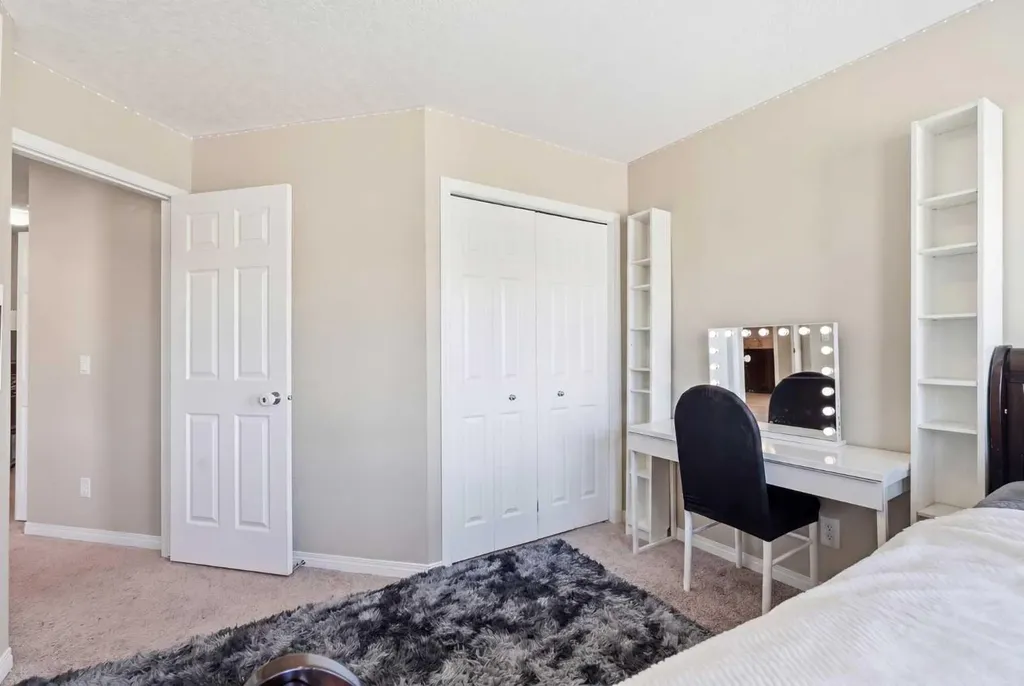 19 Hillcrest Link SW Airdrie AB T4B4B1