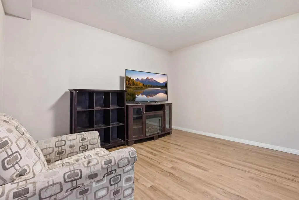 19 Hillcrest Link SW Airdrie AB T4B4B1