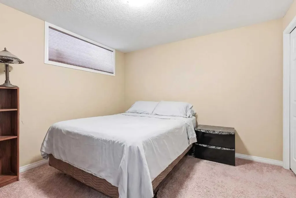 19 Hillcrest Link SW Airdrie AB T4B4B1
