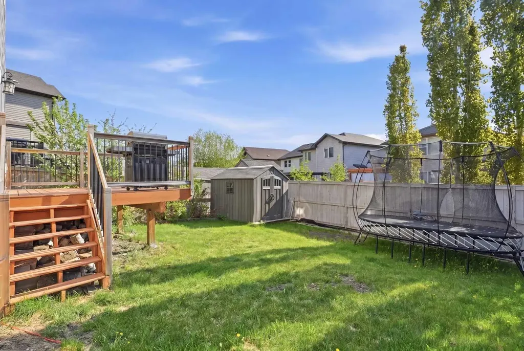 19 Hillcrest Link SW Airdrie AB T4B4B1