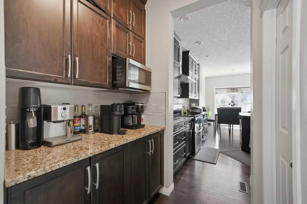 19 Hillcrest Link SW Airdrie AB T4B4B1