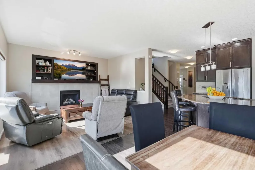 19 Hillcrest Link SW Airdrie AB T4B4B1
