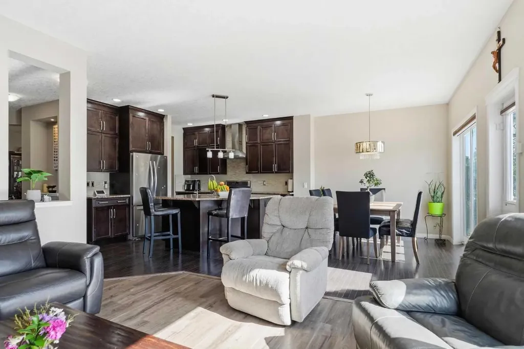 19 Hillcrest Link SW Airdrie AB T4B4B1