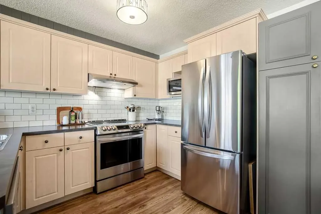 20 Covepark Close NE Calgary AB T3K 5R3