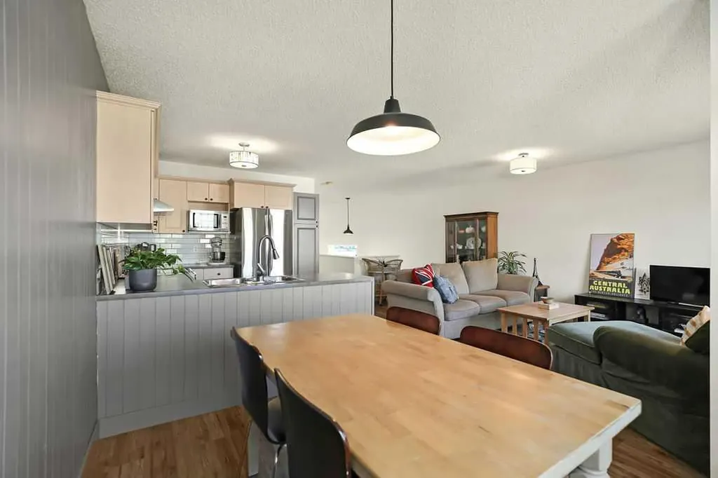 20 Covepark Close NE Calgary AB T3K 5R3