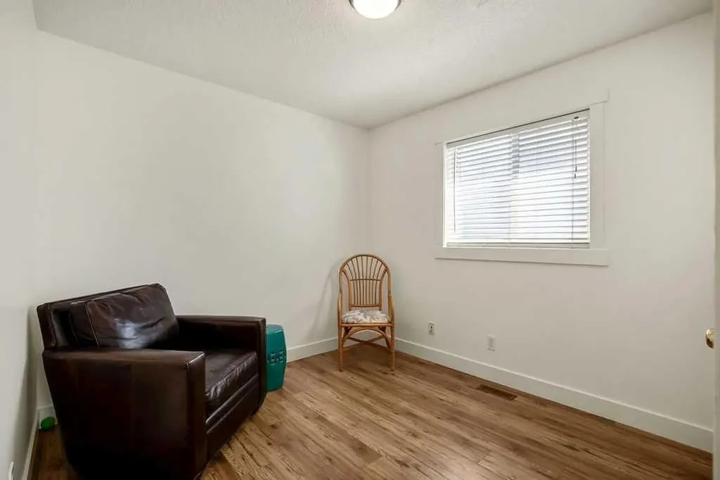 20 Covepark Close NE Calgary AB T3K 5R3