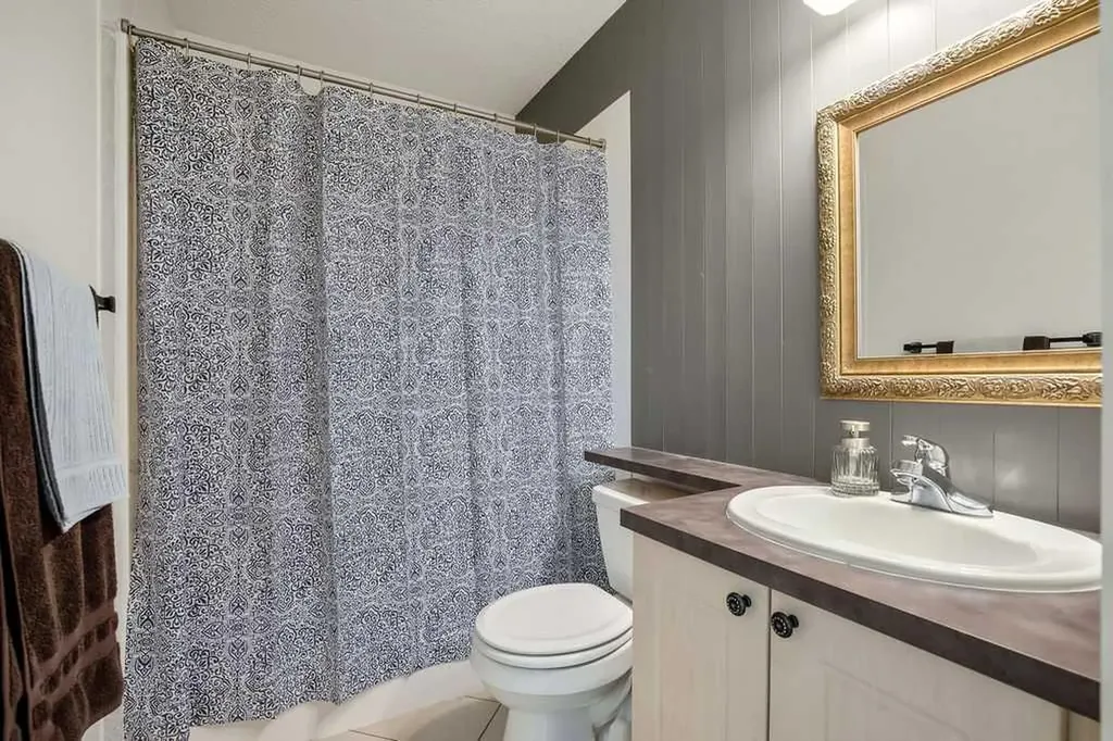 20 Covepark Close NE Calgary AB T3K 5R3