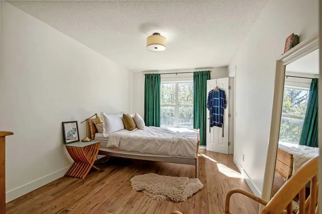 20 Covepark Close NE Calgary AB T3K 5R3