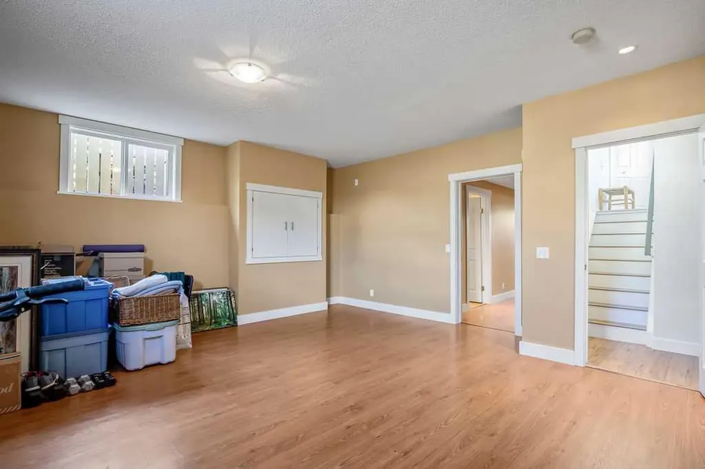 20 Covepark Close NE Calgary AB T3K 5R3
