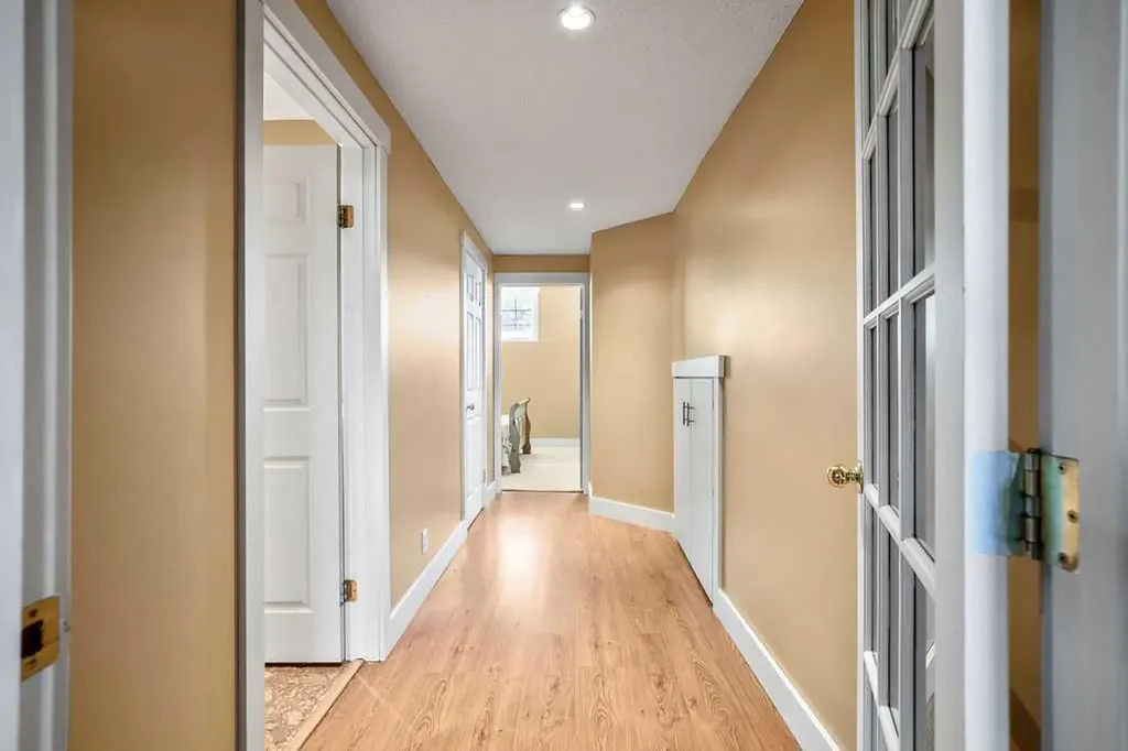 20 Covepark Close NE Calgary AB T3K 5R3