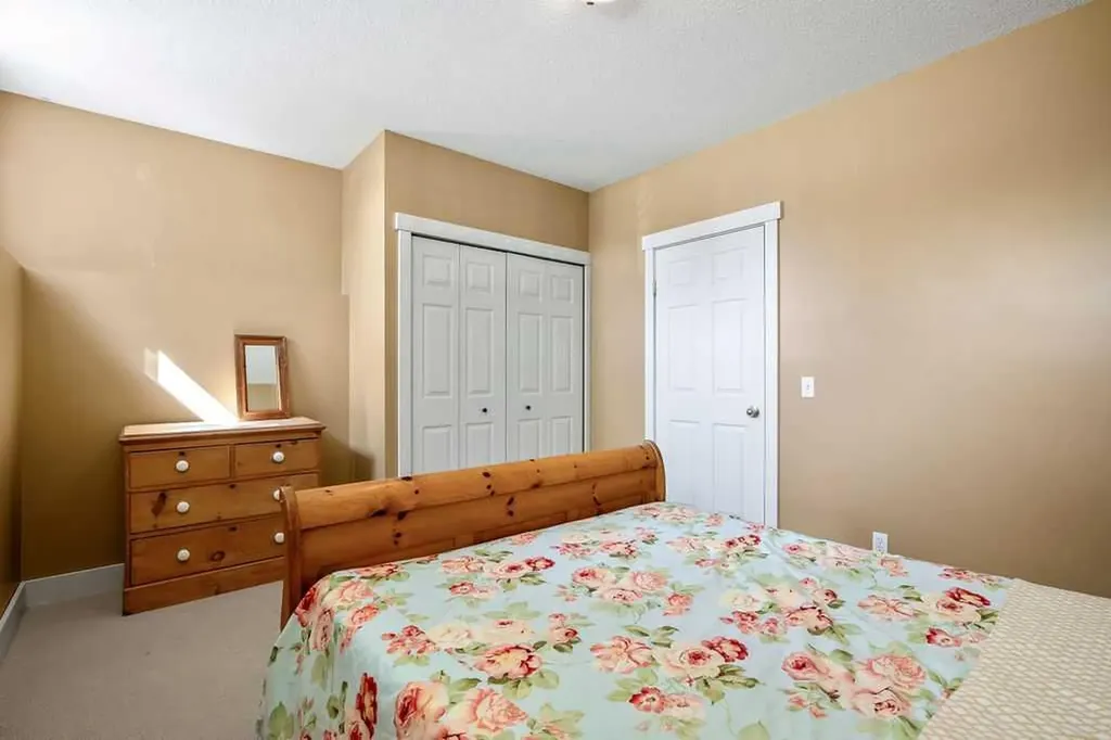20 Covepark Close NE Calgary AB T3K 5R3