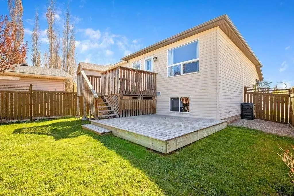 20 Covepark Close NE Calgary AB T3K 5R3