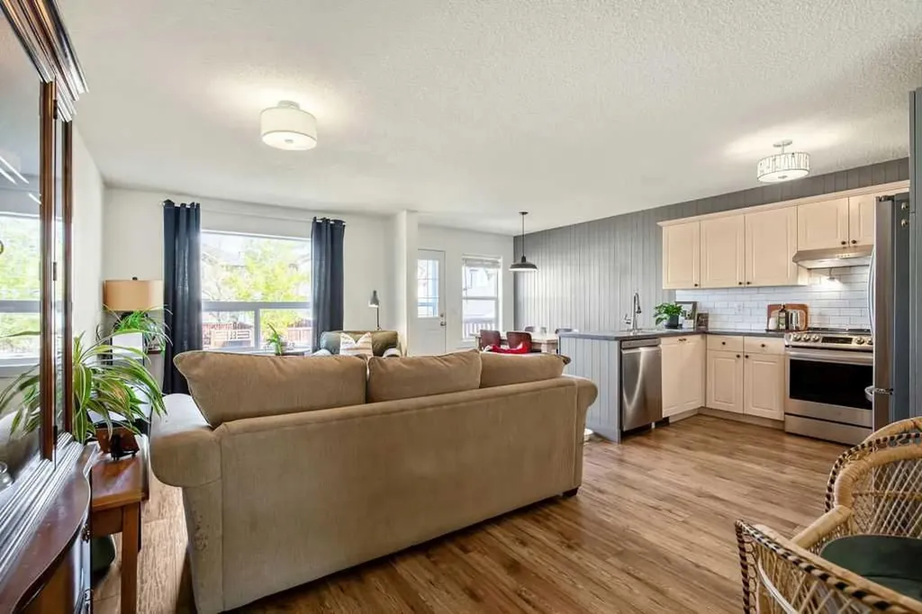 20 Covepark Close NE Calgary AB T3K 5R3