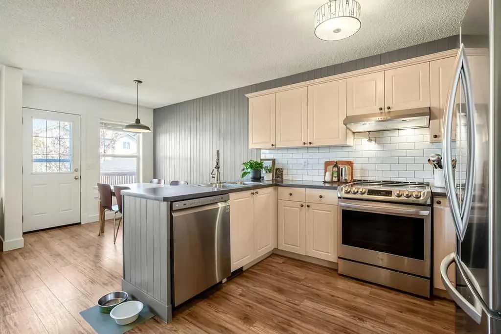 20 Covepark Close NE Calgary AB T3K 5R3