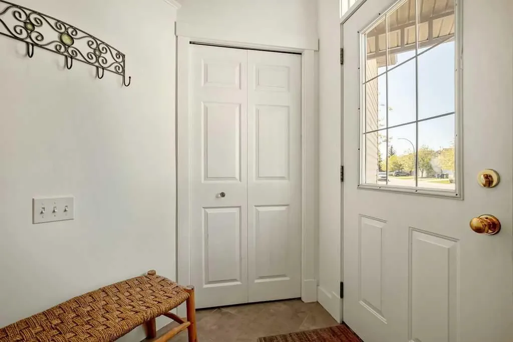 20 Covepark Close NE Calgary AB T3K 5R3
