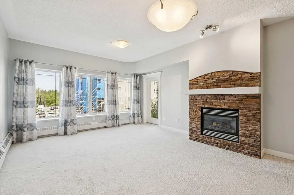 20 Discovery Ridge Close SW Calgary AB T3H5X4