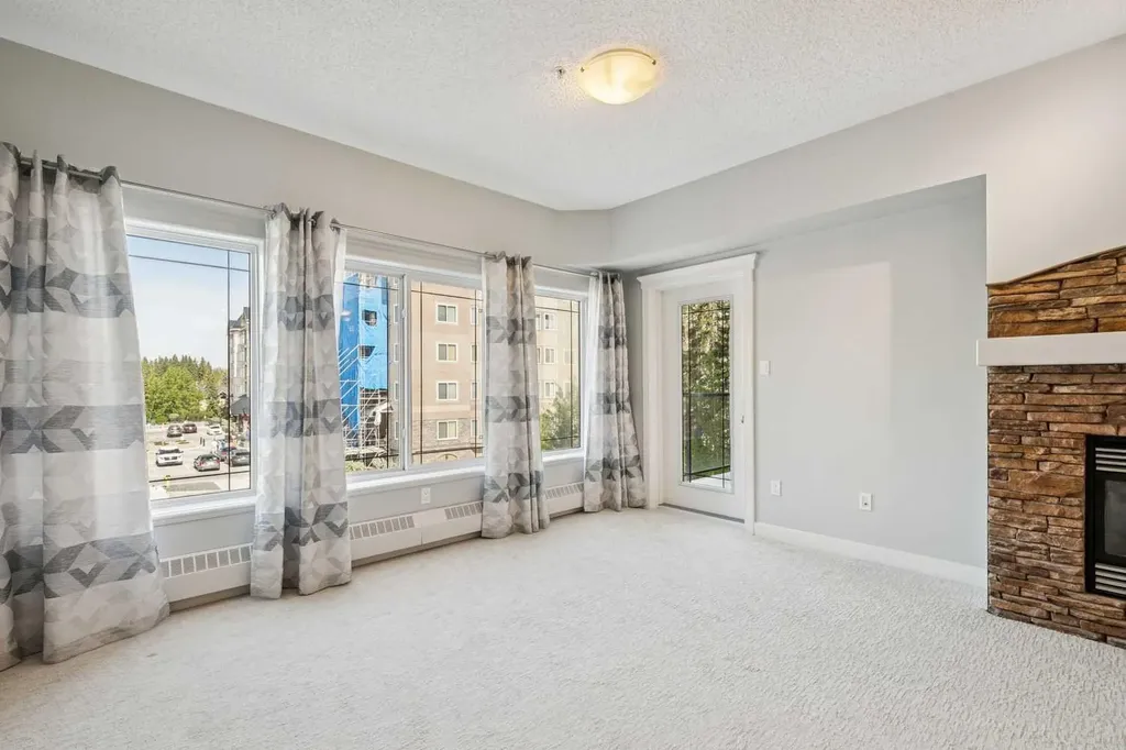 20 Discovery Ridge Close SW Calgary AB T3H5X4