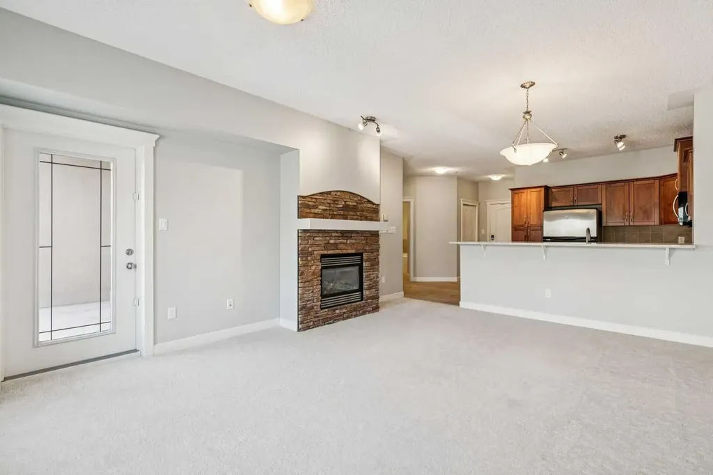 20 Discovery Ridge Close SW Calgary AB T3H5X4