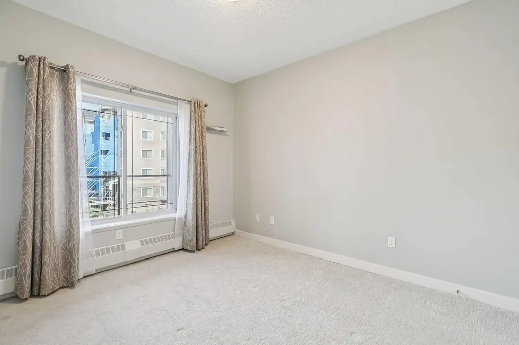 20 Discovery Ridge Close SW Calgary AB T3H5X4