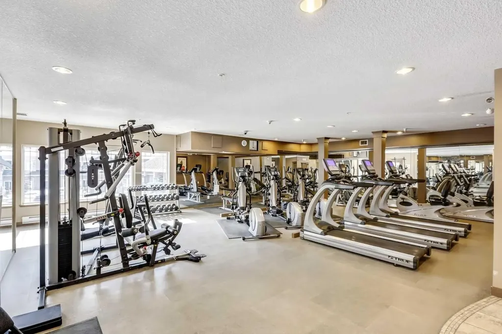 20 Discovery Ridge Close SW Calgary AB T3H5X4