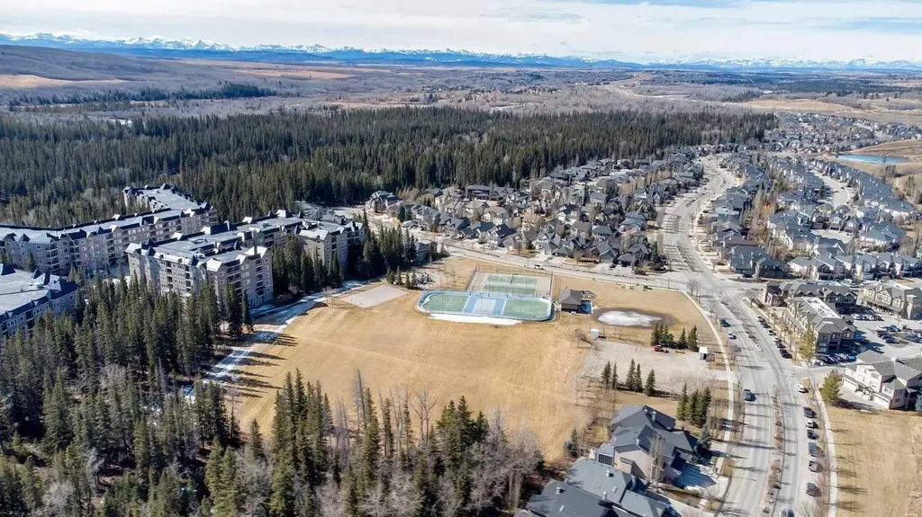 20 Discovery Ridge Close SW Calgary AB T3H5X4