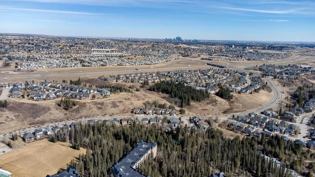 20 Discovery Ridge Close SW Calgary AB T3H5X4