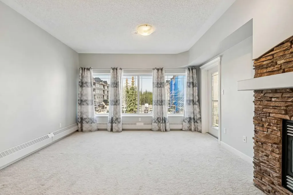 20 Discovery Ridge Close SW Calgary AB T3H5X4