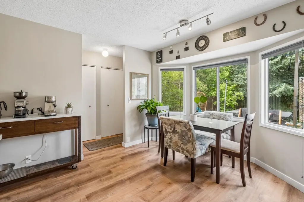 47 Cedargrove Way SW Calgary AB T2W 4V1