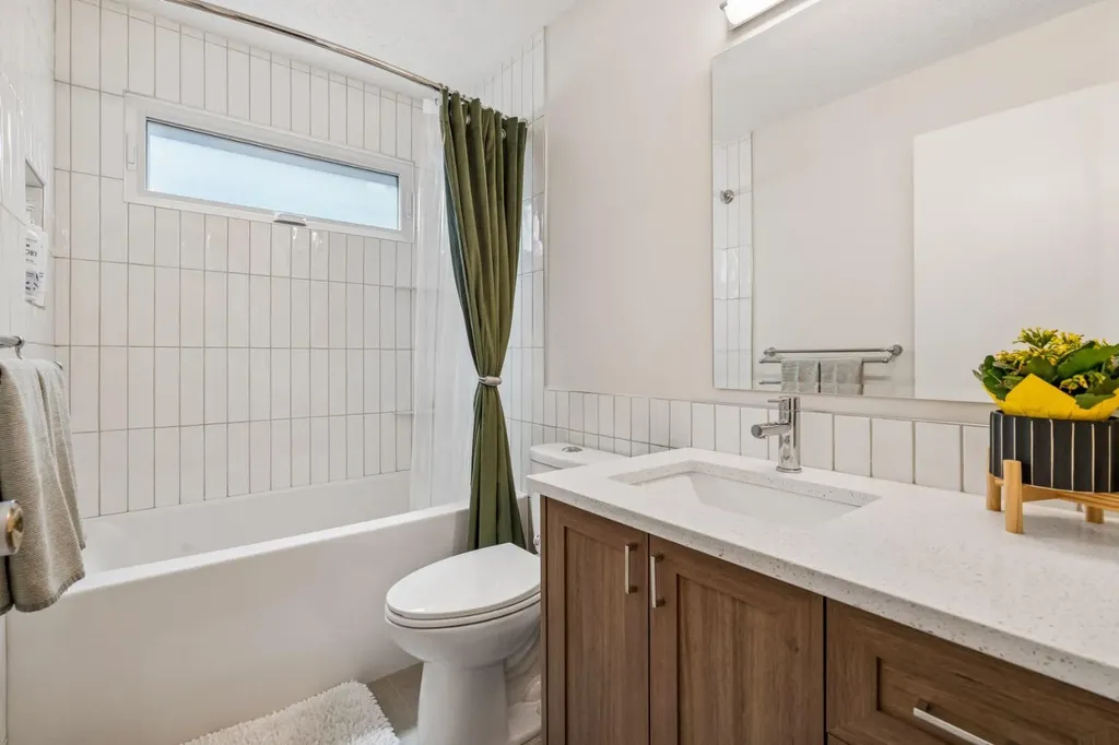 47 Cedargrove Way SW Calgary AB T2W 4V1