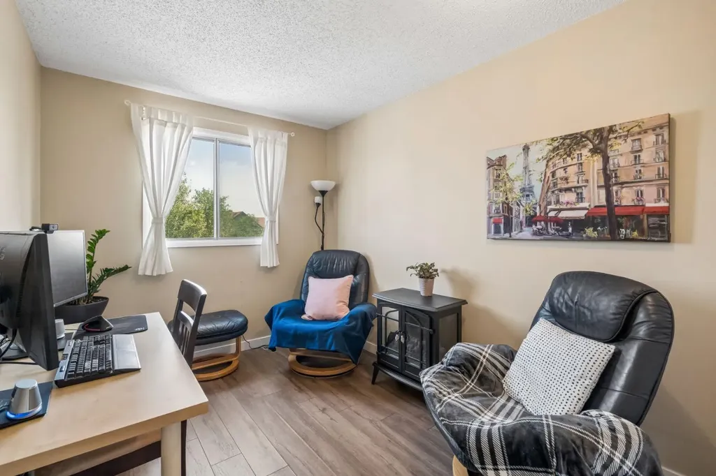 47 Cedargrove Way SW Calgary AB T2W 4V1