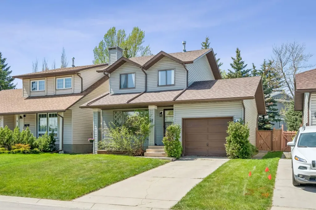 47 Cedargrove Way SW Calgary AB T2W 4V1