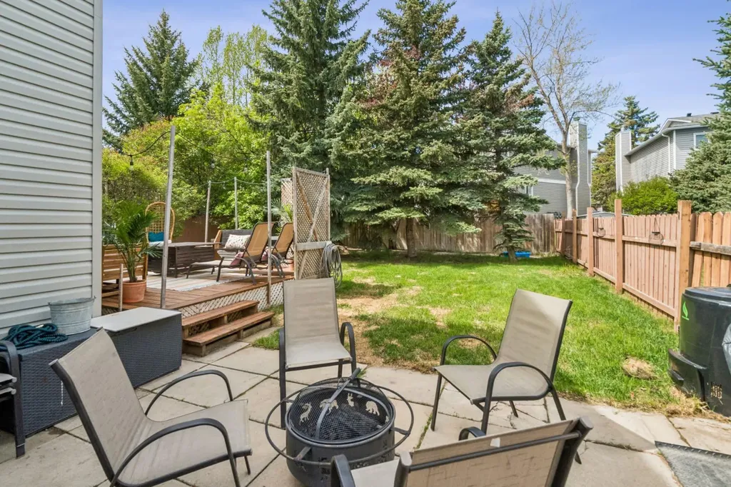 47 Cedargrove Way SW Calgary AB T2W 4V1