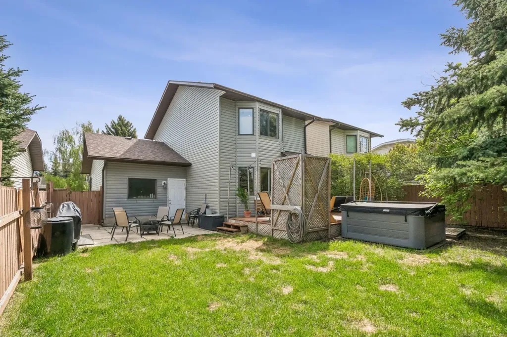 47 Cedargrove Way SW Calgary AB T2W 4V1